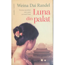 Luna din palat