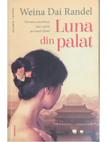 Luna din palat